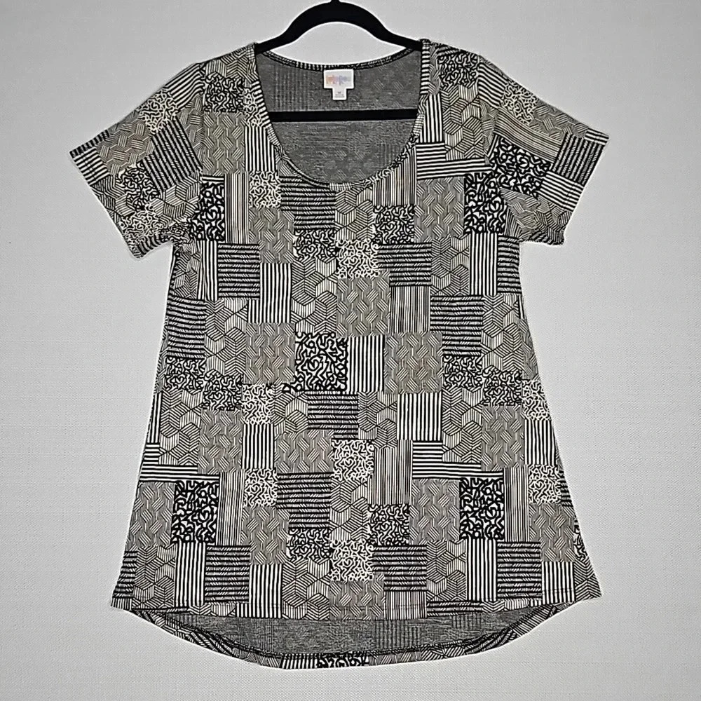 LuLaRoe Classic Tee Jacquard Geometric Black and Cream Size Medium